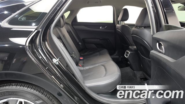 Kia K5 2023 — photo 17