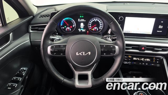 Kia K5 2023 — photo 19