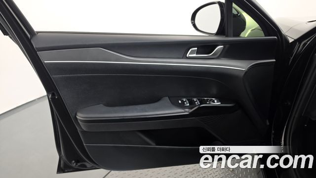 Kia K5 2023 — photo 14