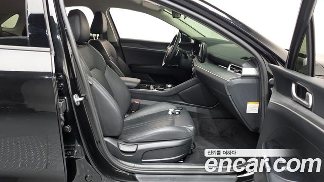 Kia K5 2023 — photo 16