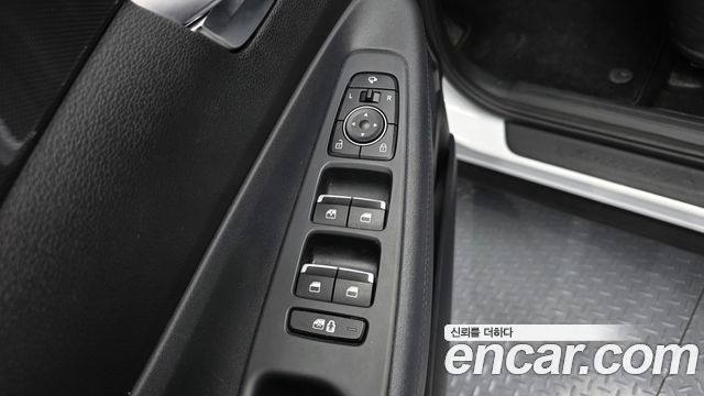 Hyundai Santafe 2021 — photo 18