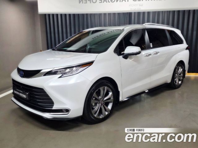 Toyota Sienna 2025 — photo 1