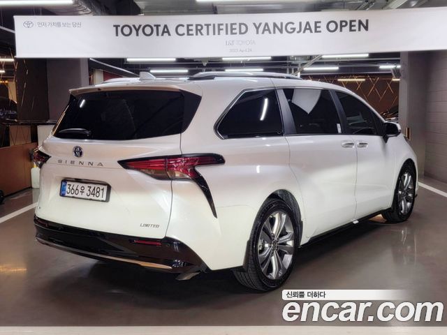 Toyota Sienna 2025 — photo 2