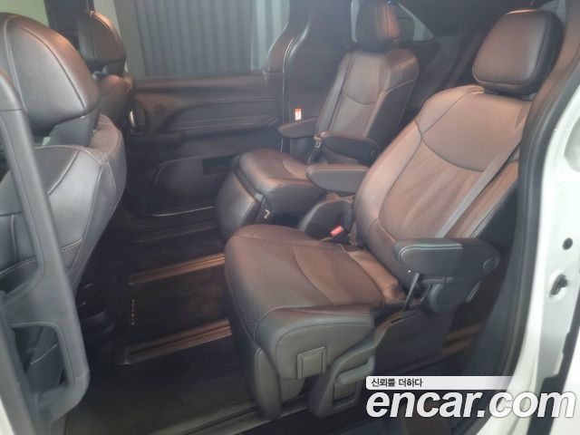Toyota Sienna 2025 — photo 8