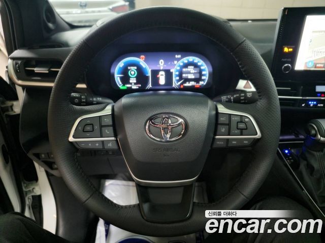 Toyota Sienna 2025 — photo 11