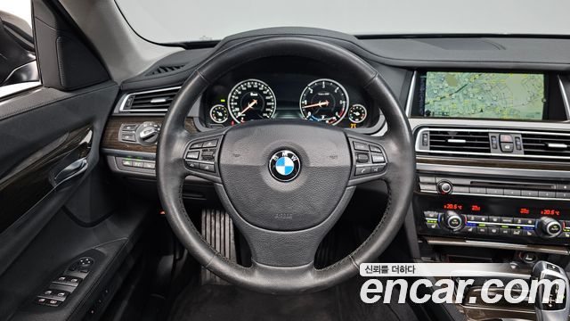 BMW 7-Series 2013 — photo 19