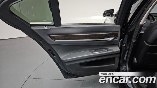 BMW 7-Series 2013 — photo 15