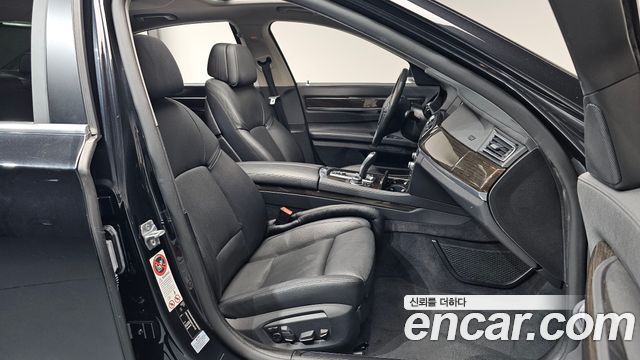 BMW 7-Series 2013 — photo 16