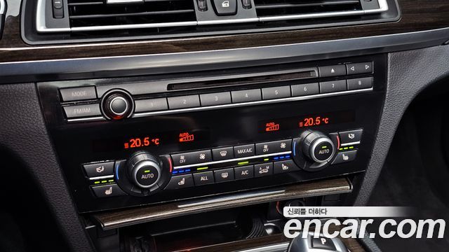BMW 7-Series 2013 — photo 27