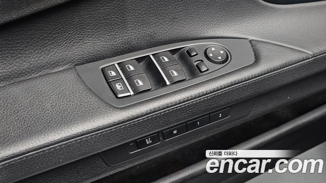 BMW 7-Series 2013 — photo 29