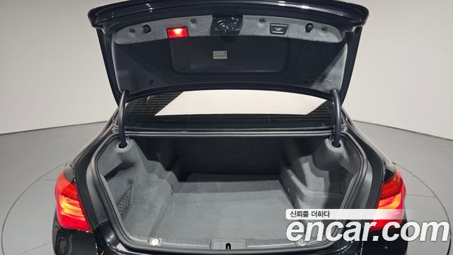 BMW 7-Series 2013 — photo 34