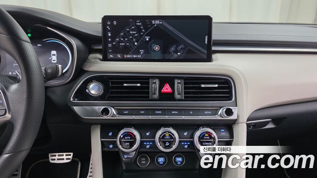 Genesis G70 2022 — photo 19