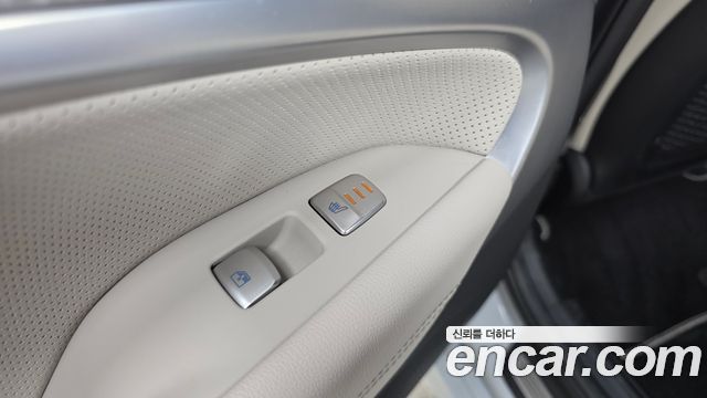 Genesis G70 2022 — photo 25