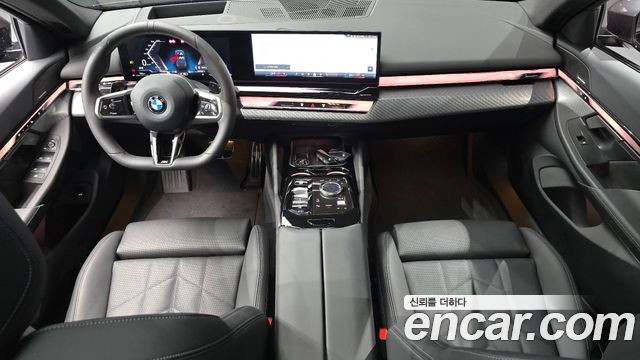 BMW 5-Series 2025 — photo 10