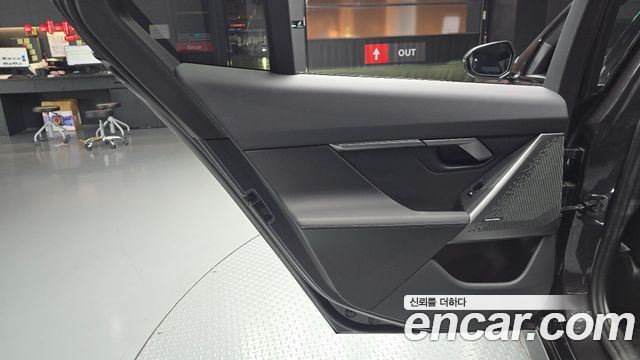 BMW 5-Series 2025 — photo 15
