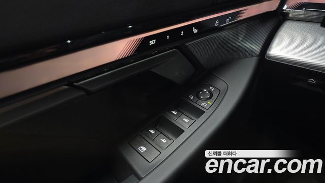 BMW 5-Series 2025 — photo 29
