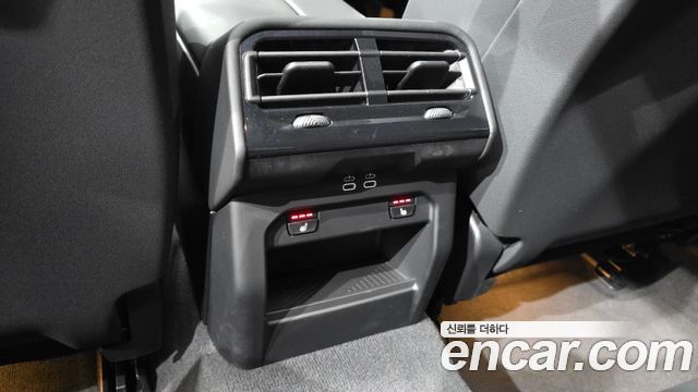 BMW 5-Series 2025 — photo 35