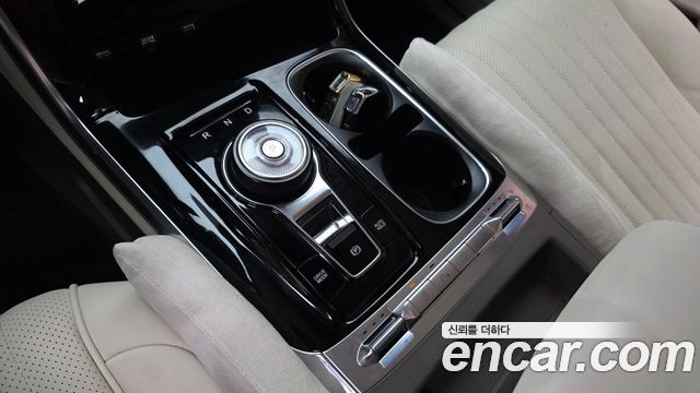 Kia Canival 2022 — photo 9