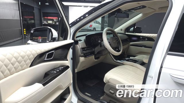 Kia Canival 2022 — photo 10