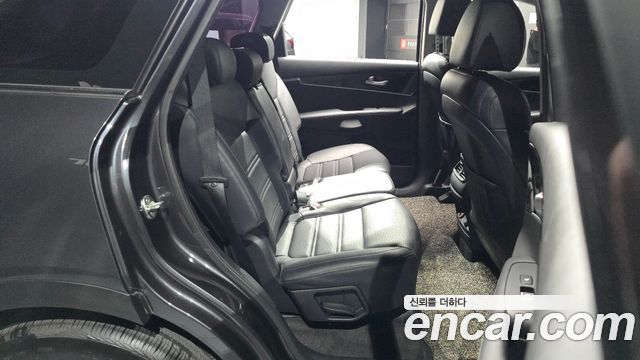 Kia Sorento 2019 — photo 17