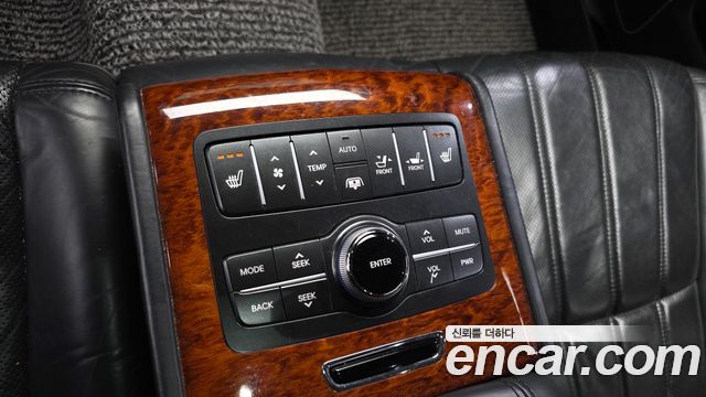 Hyundai Equus 2011 — photo 18