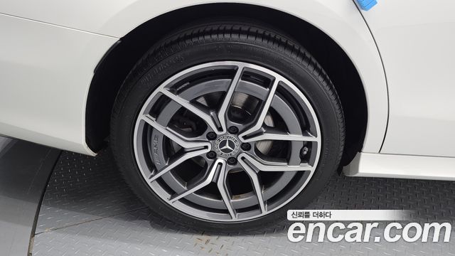 Mercedes-Benz E-Class 2021 — photo 5