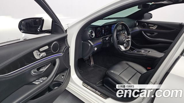 Mercedes-Benz E-Class 2021 — photo 17