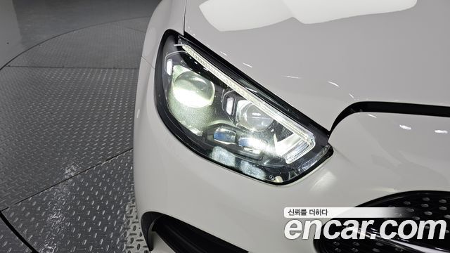 Mercedes-Benz E-Class 2021 — photo 8