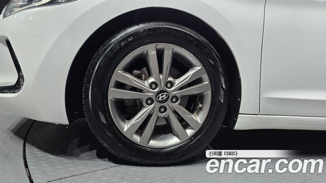 Hyundai AVANTE 2017 — photo 5