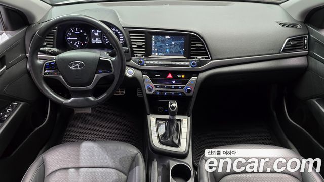 Hyundai AVANTE 2017 — photo 10