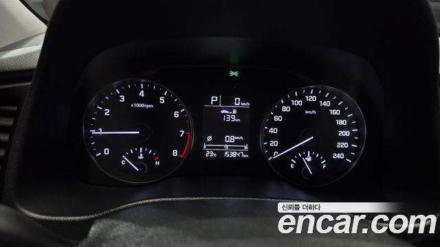Hyundai AVANTE 2017 — photo 11
