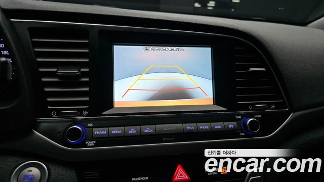 Hyundai AVANTE 2017 — photo 21