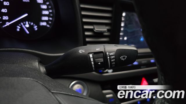 Hyundai AVANTE 2017 — photo 26