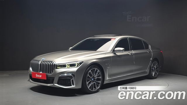 BMW 7-Series 2022 — photo 1