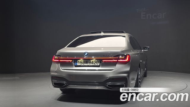BMW 7-Series 2022 — photo 4