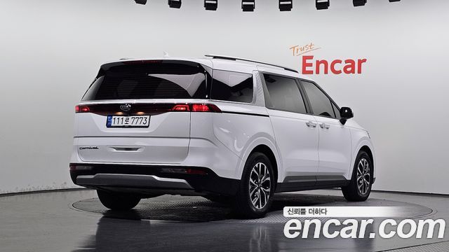 Kia Canival 2021 — photo 2