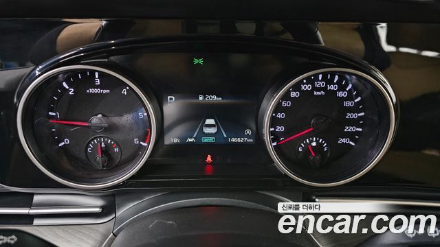 Kia Canival 2021 — photo 8