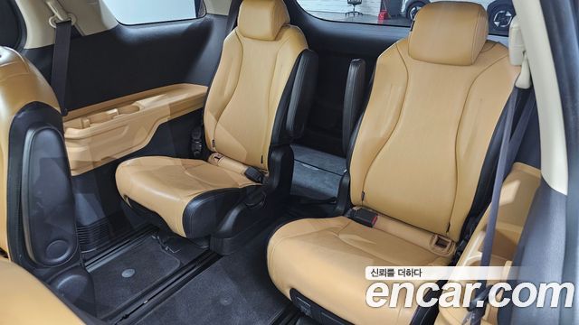 Kia Canival 2021 — photo 11