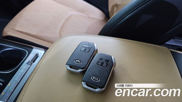 Kia Canival 2021 — photo 17