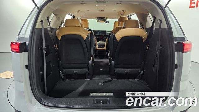 Kia Canival 2021 — photo 18
