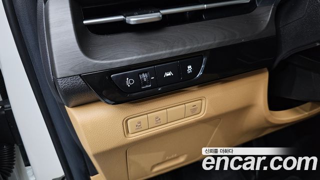 Kia Canival 2021 — photo 19