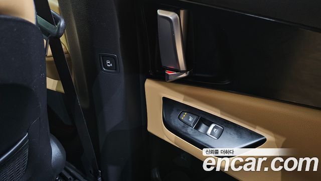 Kia Canival 2021 — photo 20