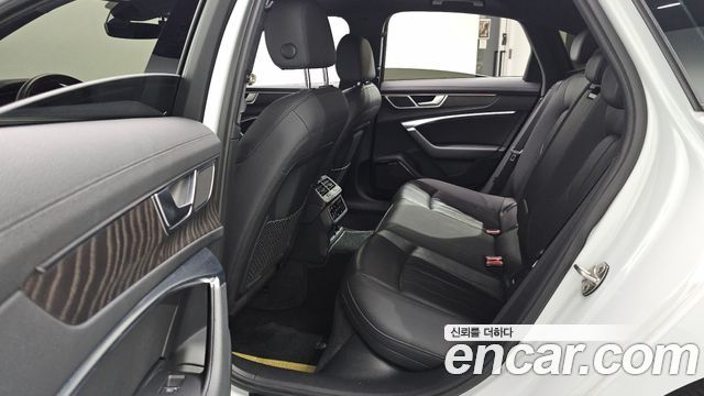 Audi A6 2020 — photo 17