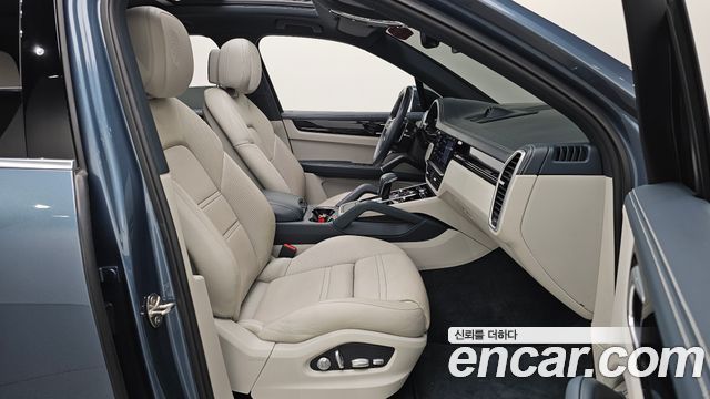 Porsche Cayenne 2020 — photo 17