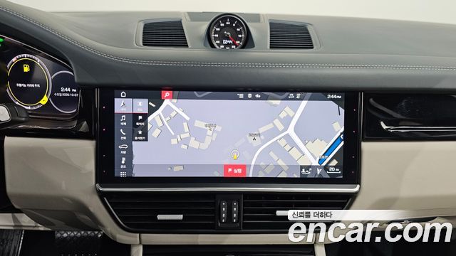 Porsche Cayenne 2020 — photo 20
