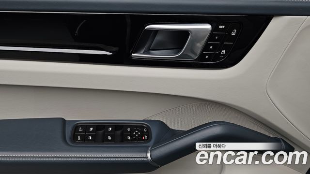 Porsche Cayenne 2020 — photo 24