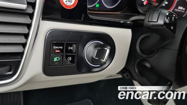 Porsche Cayenne 2020 — photo 25