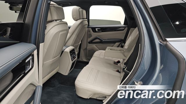 Porsche Cayenne 2020 — photo 16
