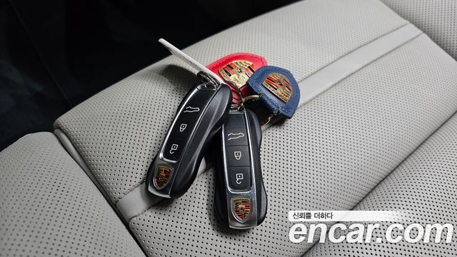 Porsche Cayenne 2020 — photo 27
