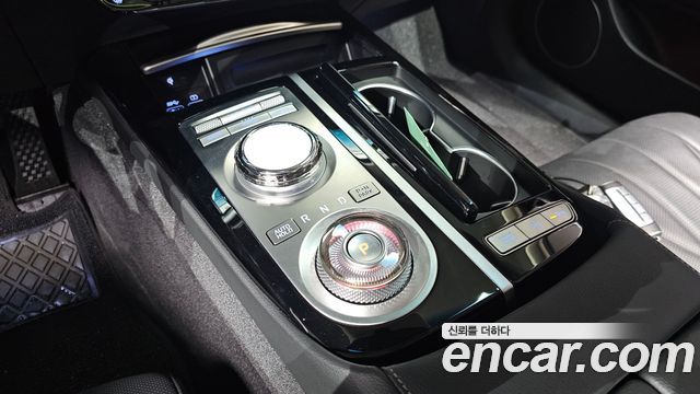 Genesis G80 2023 — photo 12